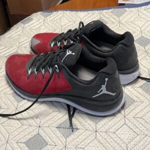 Men’s Air Jordan at shoes size 9